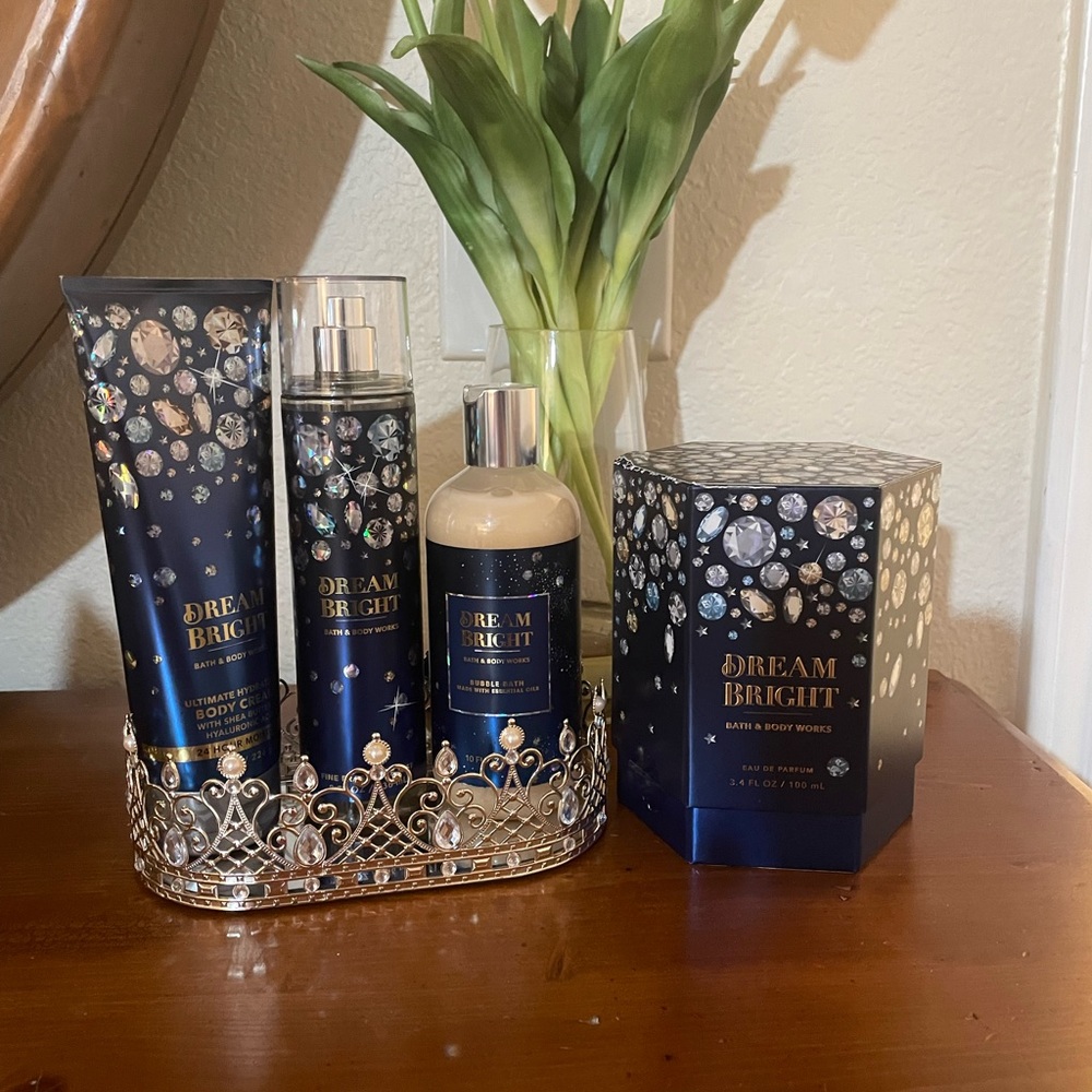 New Women’s Dream Bright With Gold Crown Vanity
